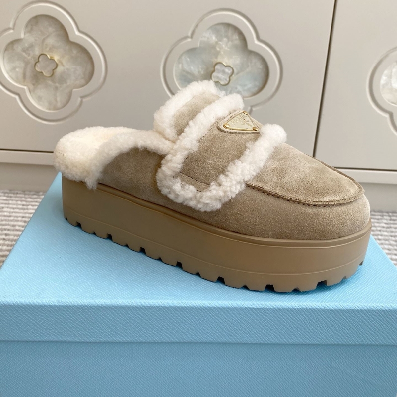 Pra*a slippers